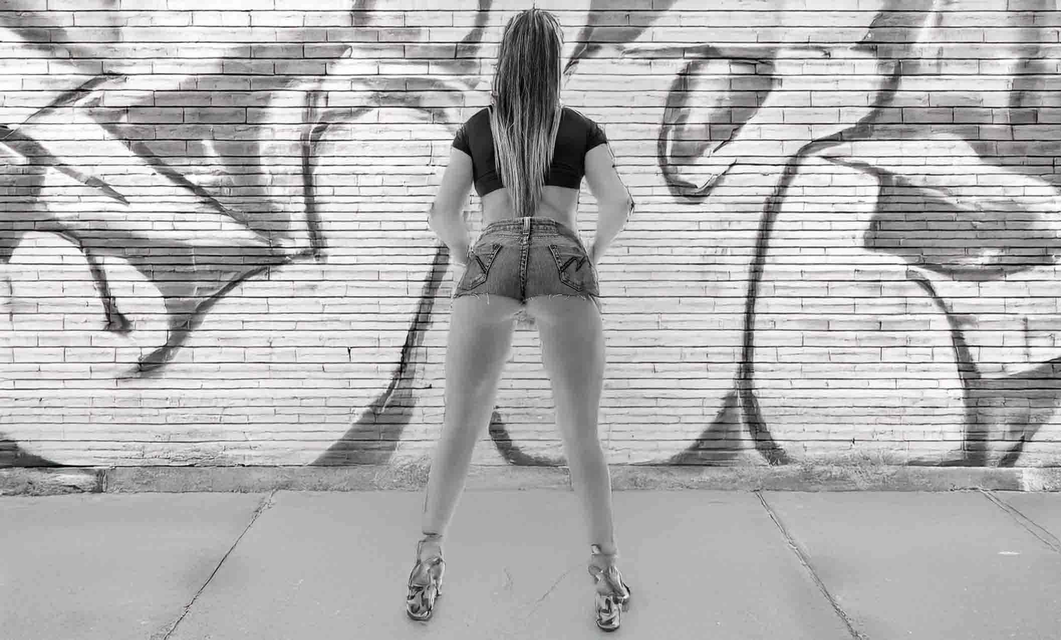 Friday Funday Frenzy capture that fucking ass